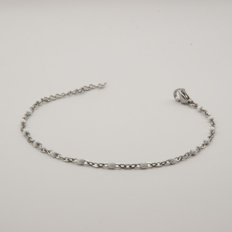 wit fijn geschakeld armbandje wit fijn geschakeld armbandje
