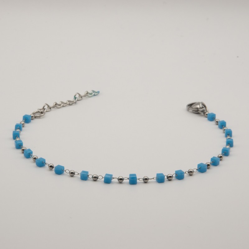 donkerblauwe vierkante kraal met zilver balletje geschakeld armbandje donkerblauwe vierkante kraal met zilver balletje geschakeld armbandje