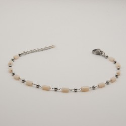 witte rechthoekige kraal met zilver bolletje geschakeld armbandje